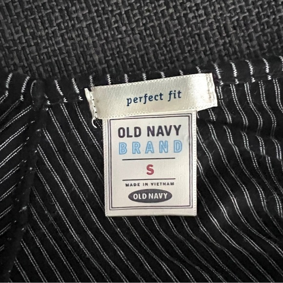 Old Navy Black and White Striped Tank Top Size Small EUC - Picture 4 of 5